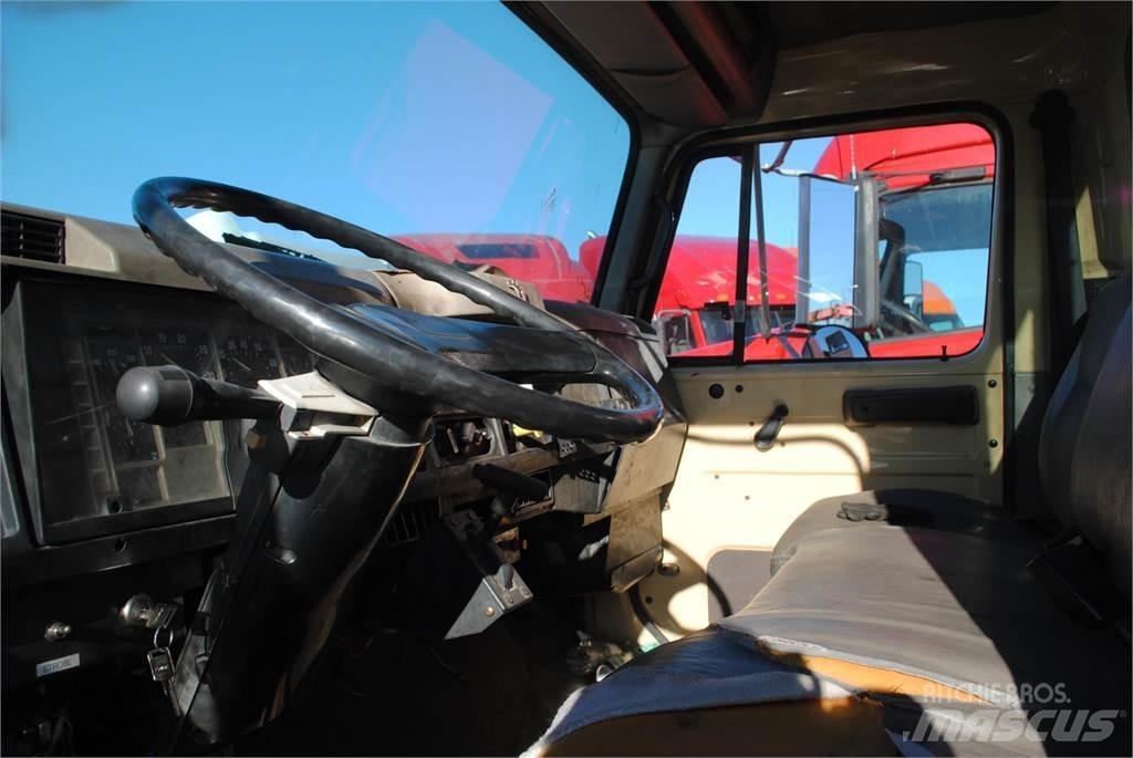 International 4700 Crane trucks