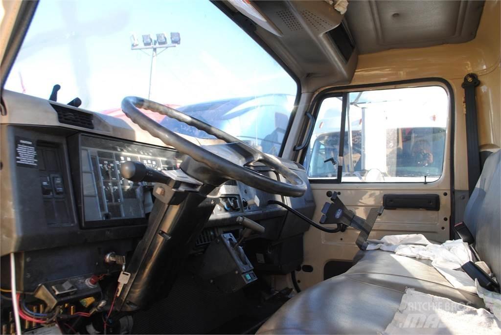 International 4700 Crane trucks