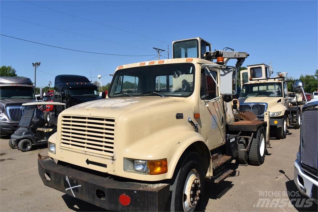International 4700 Crane trucks