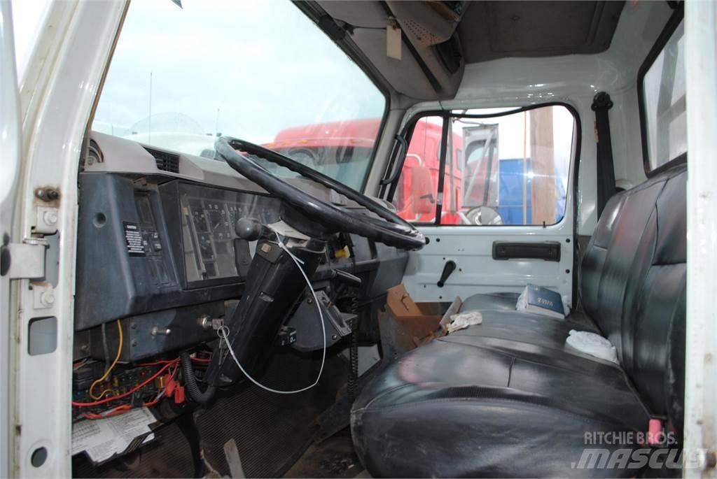 International 4700 Crane trucks
