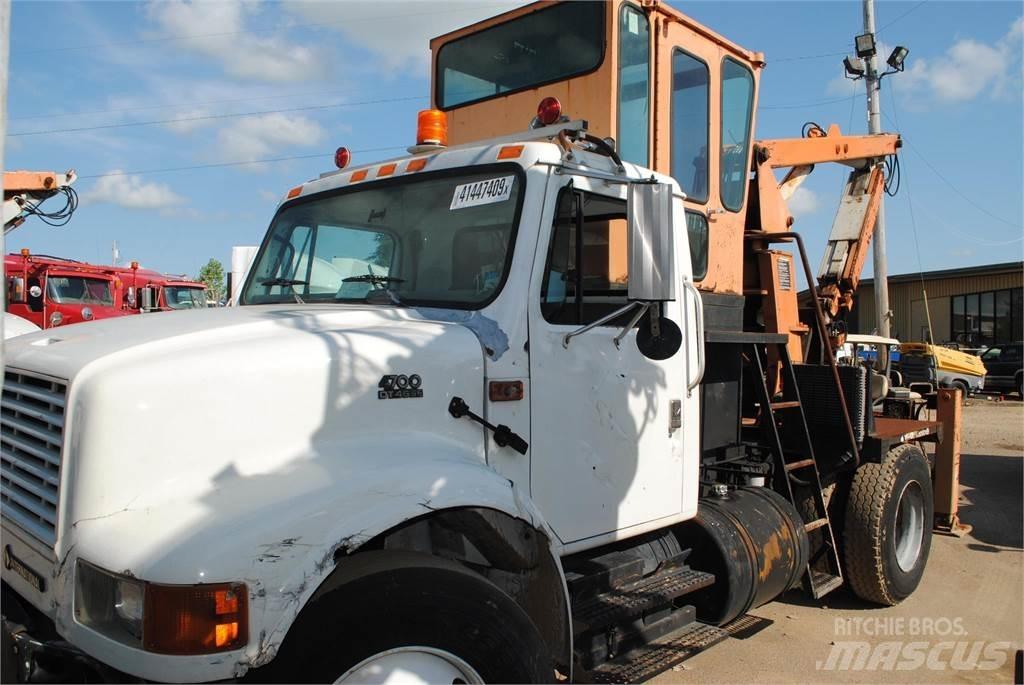 International 4700 Crane trucks