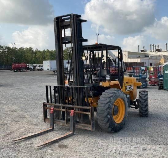 JCB 930 Rough terrain trucks