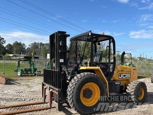 JCB 940 Rough terrain trucks
