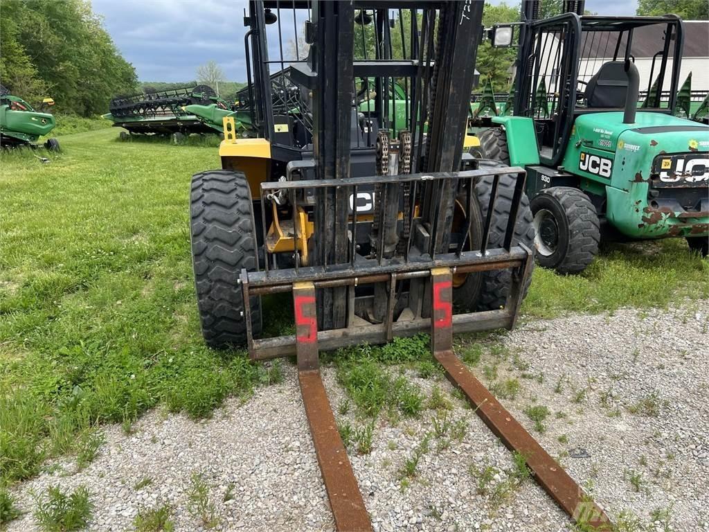 JCB 940 Rough terrain trucks
