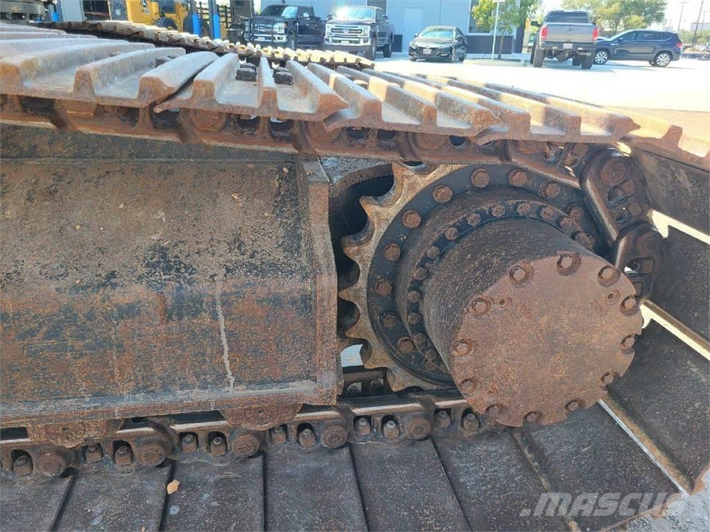 John Deere 210G LC Crawler excavators