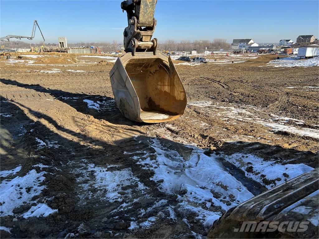 John Deere 470G LC Crawler excavators