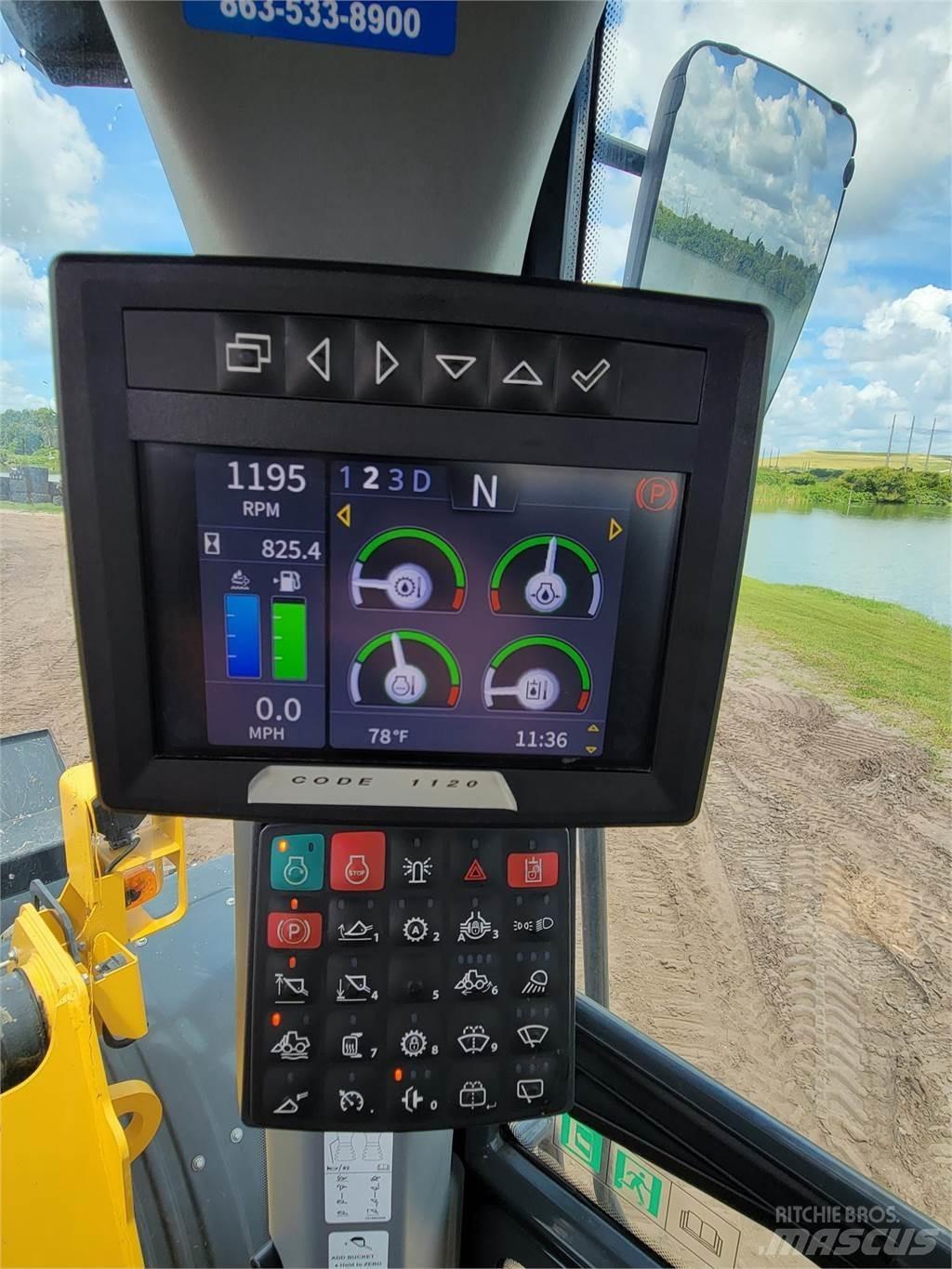 John Deere 744L Wheel loaders