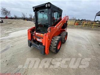 Kubota SSV75 Skid steer loaders
