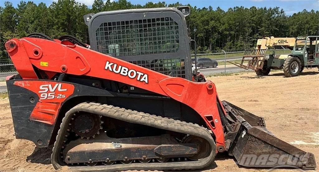 Kubota SVL95-2S Skid steer loaders