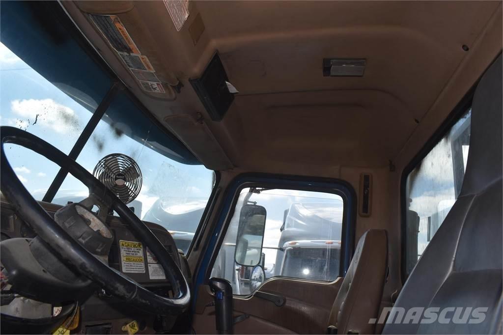 Mack GRANITE CV713 Crane trucks