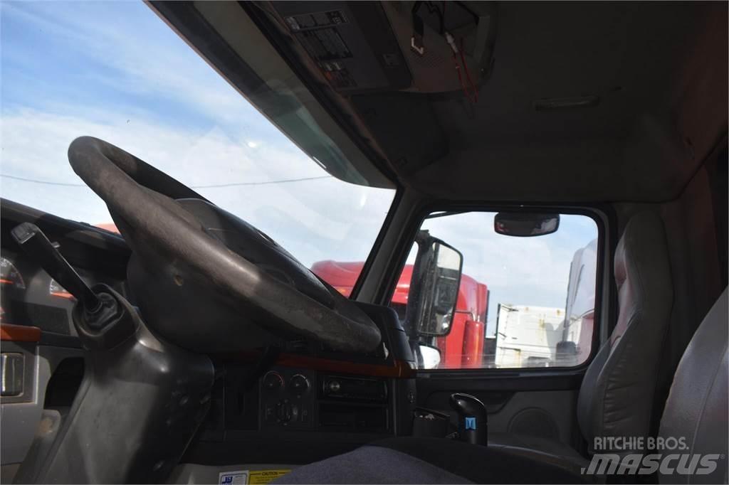 Volvo VHD84B200 Tipper trucks
