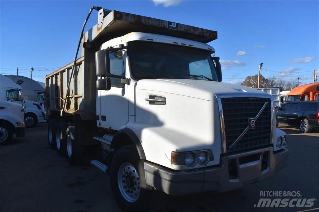 Volvo VHD84B200 Tipper trucks