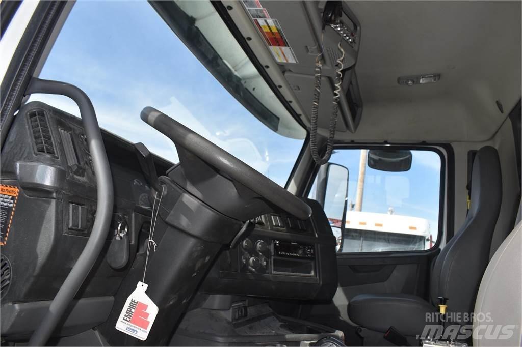 Volvo VHD84B300 Tipper trucks
