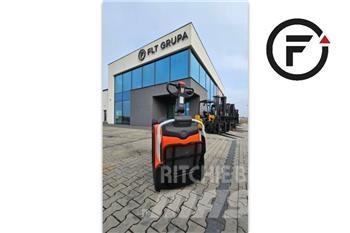 BT LPE200 Low lifter with platform