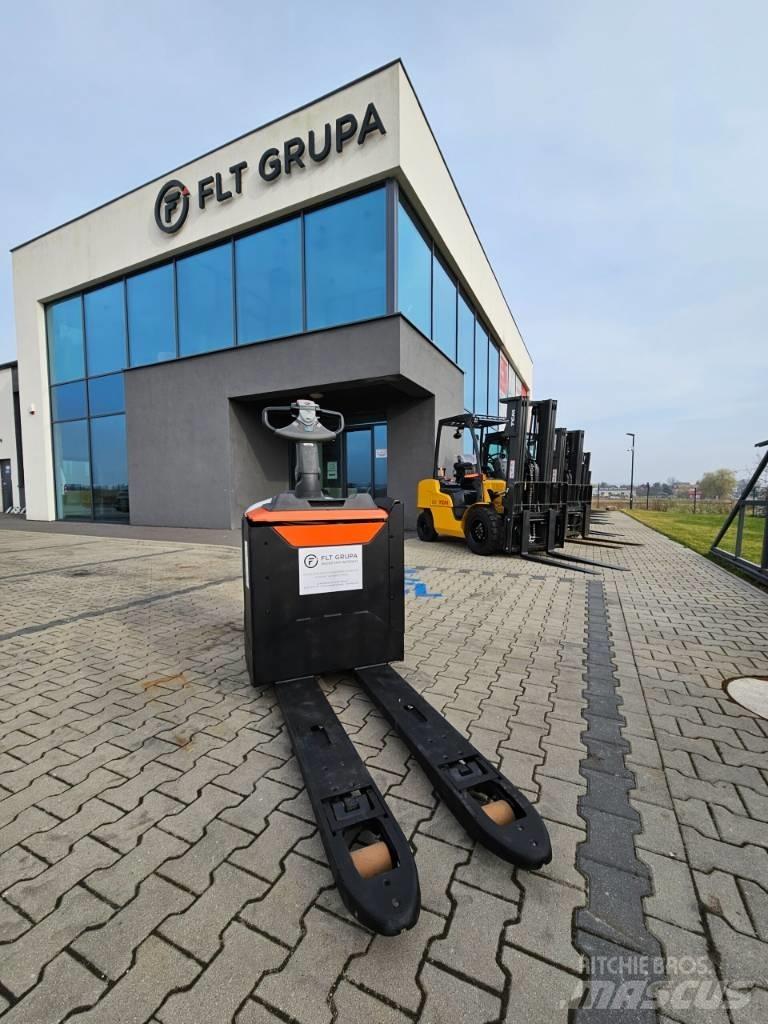 BT LPE200 Low lifter with platform