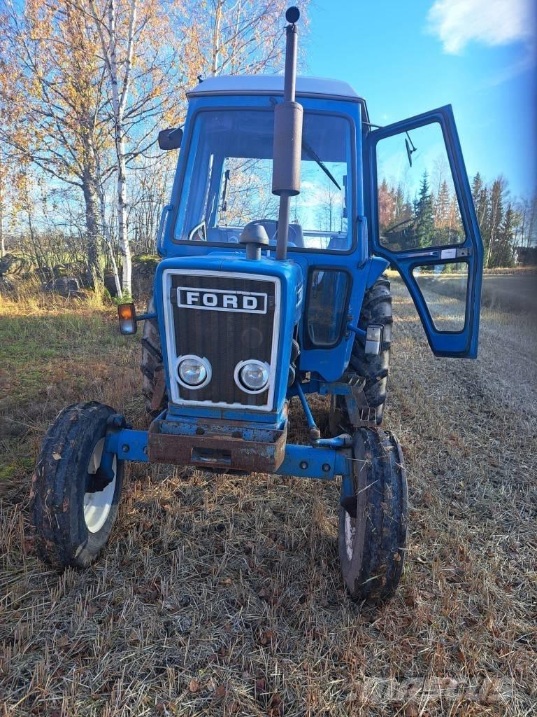 Ford 4600 SU Tractors