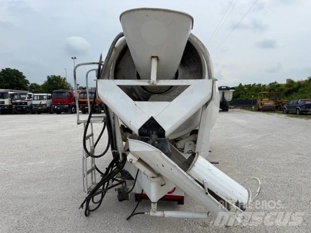Cifa 13,5 m3 Concrete accessories