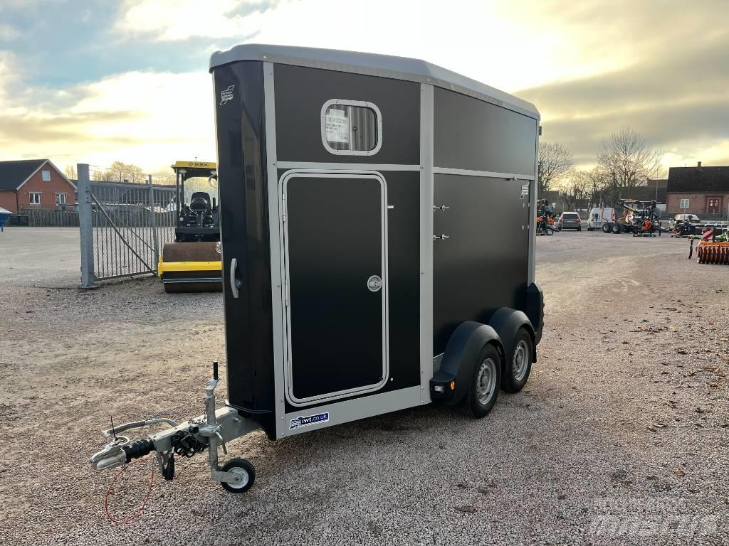 Ifor Williams HB 403 Animal transport semi-trailers