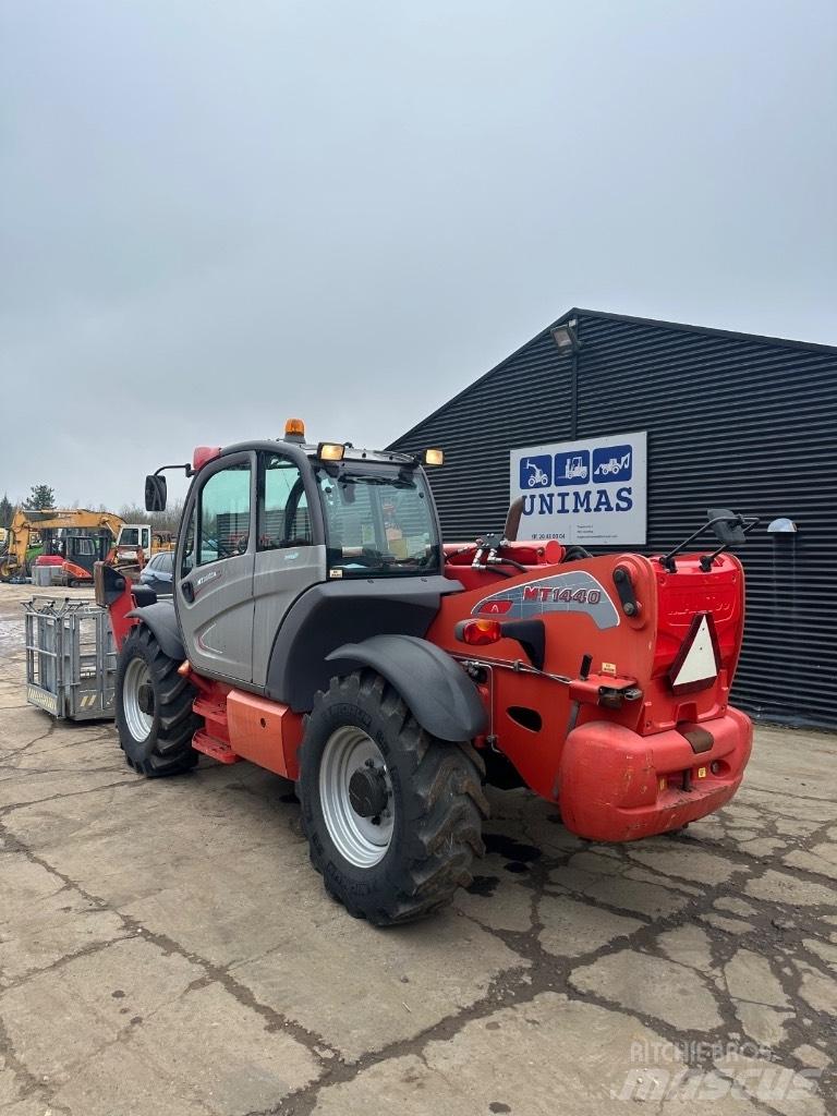 Manitou MT1440 Telescopic handlers