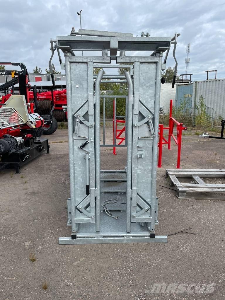 Bala Behandlingsbås Other livestock machinery and accessories