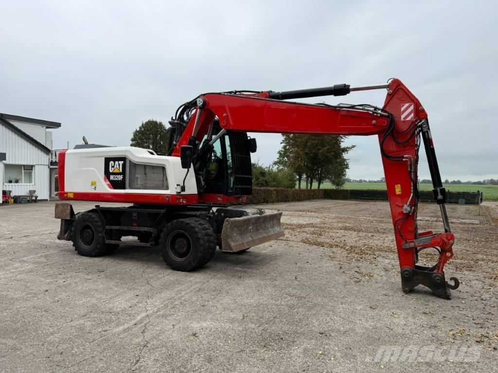 CAT M320F Wheeled excavators