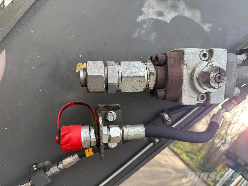 Volvo EC250E Crawler excavators