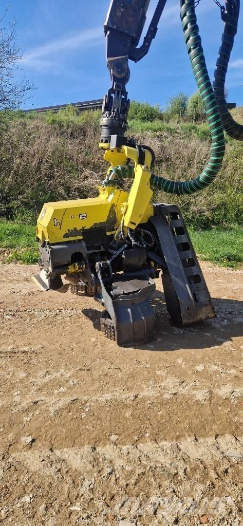 John Deere 1270 G Harvesters