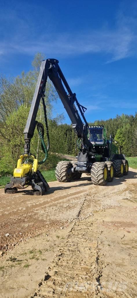 John Deere 1270 G Harvesters