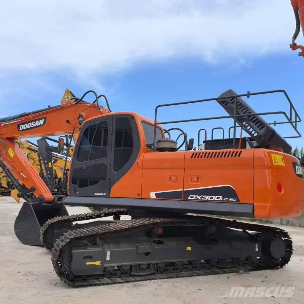 Doosan DX 300 Crawler excavators