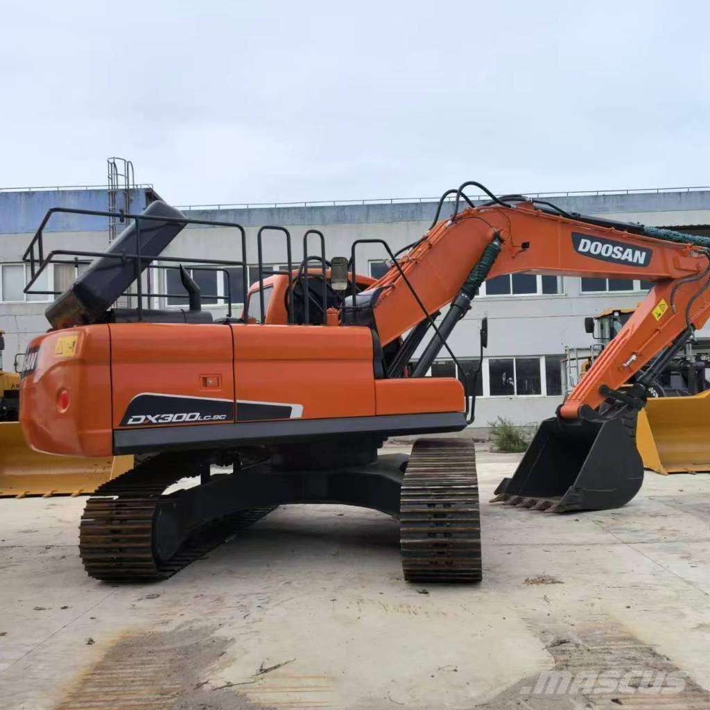 Doosan DX 300 Crawler excavators