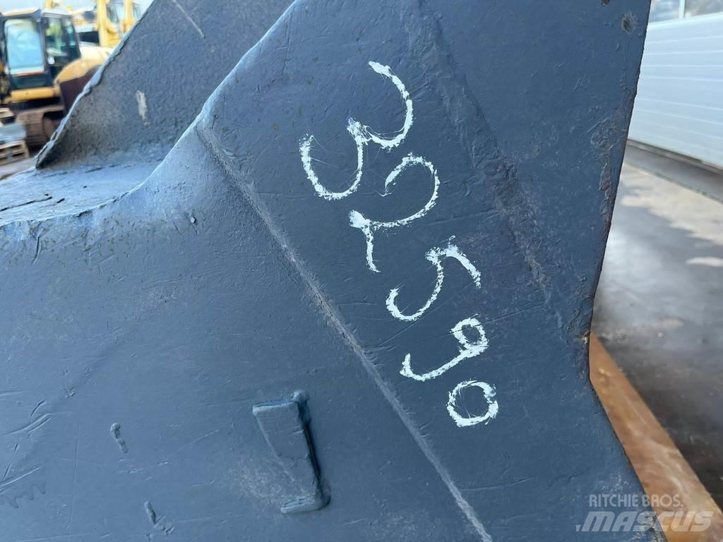 CAT Bucket 950 Buckets