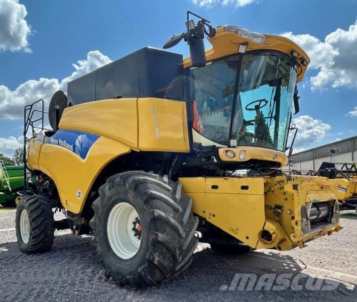 New Holland CR 980 Combine harvesters