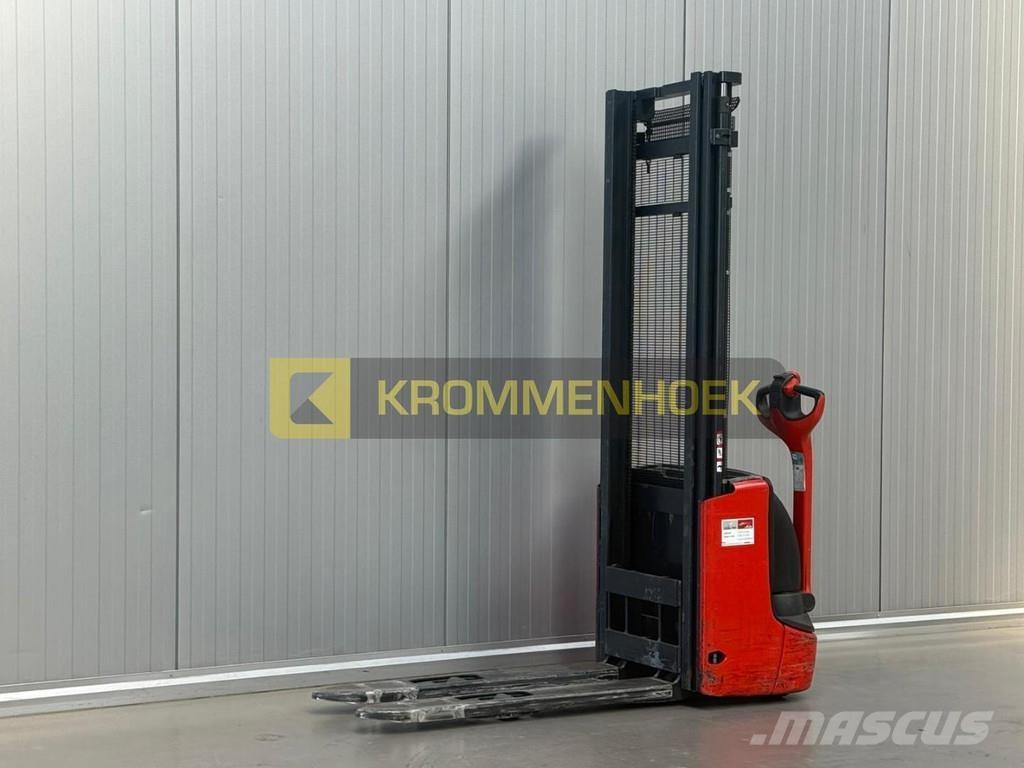 Linde L 10 Pedestrian stacker