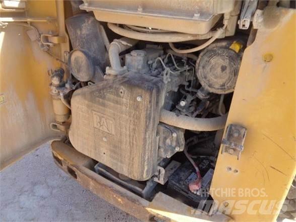 CAT 252B3 Skid steer loaders