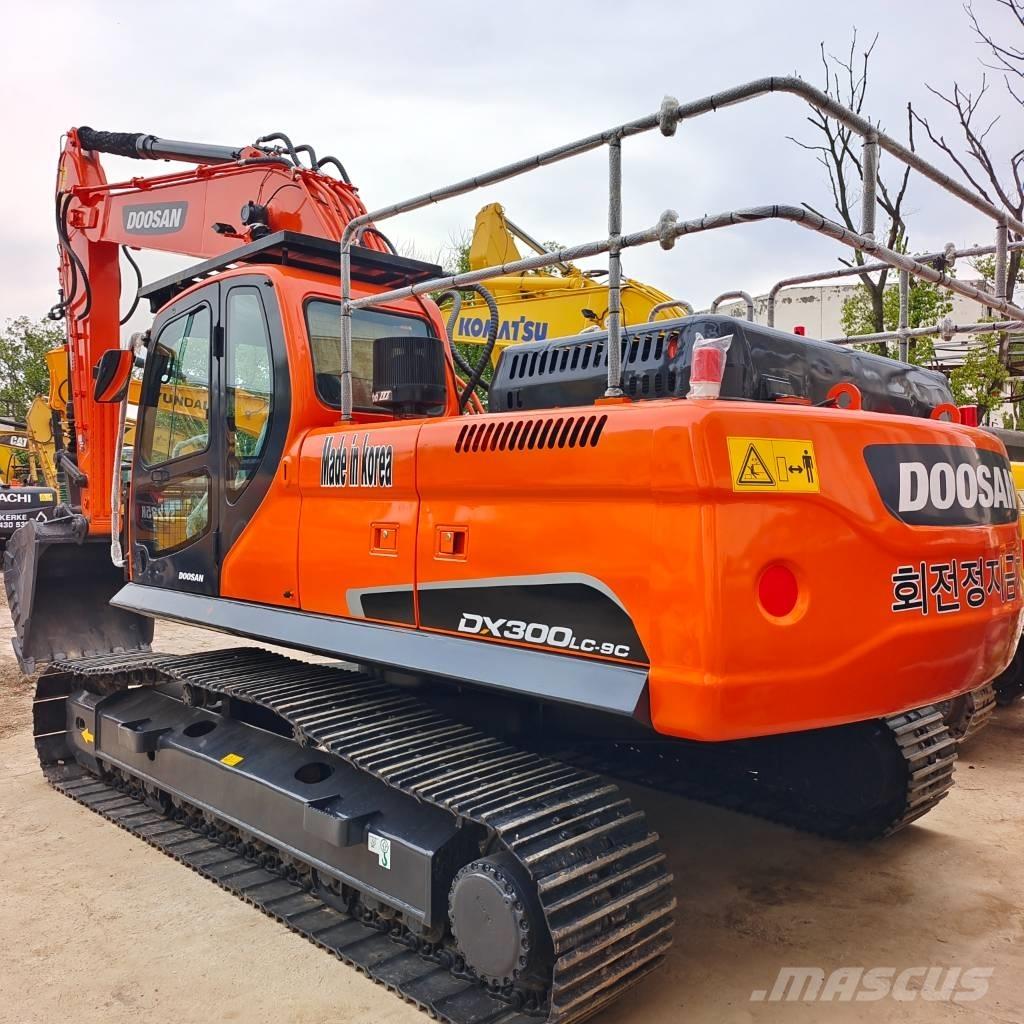 Doosan DX 300 Crawler excavators