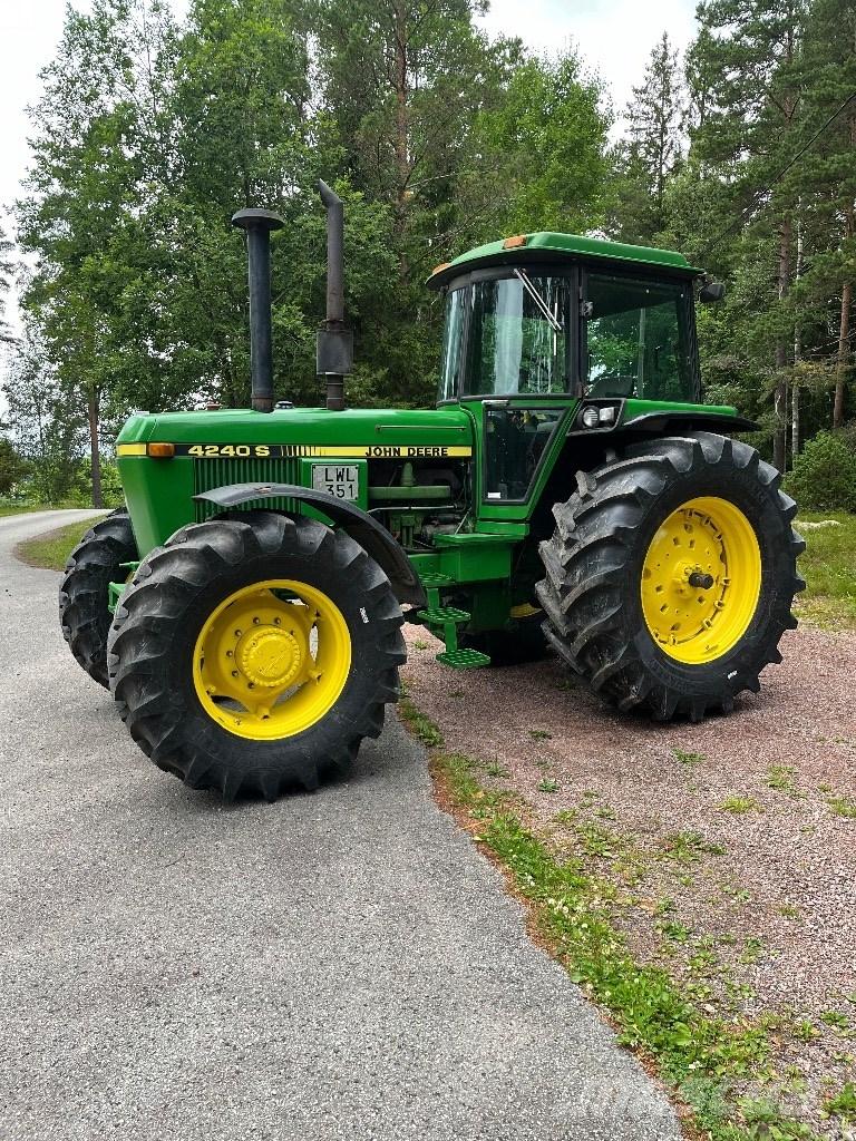 John Deere 4240 S Tractors
