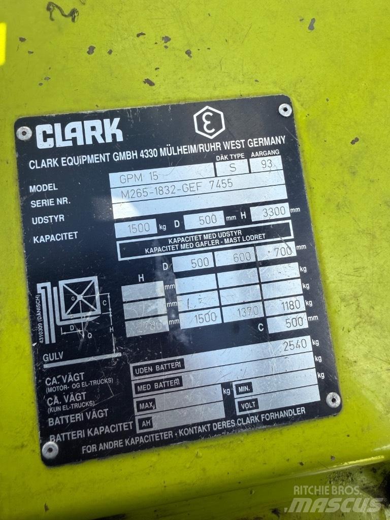 Clark GCM15 LPG trucks