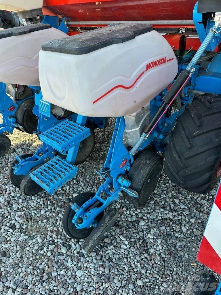 Monosem NG PLUS 8 Precision sowing machines
