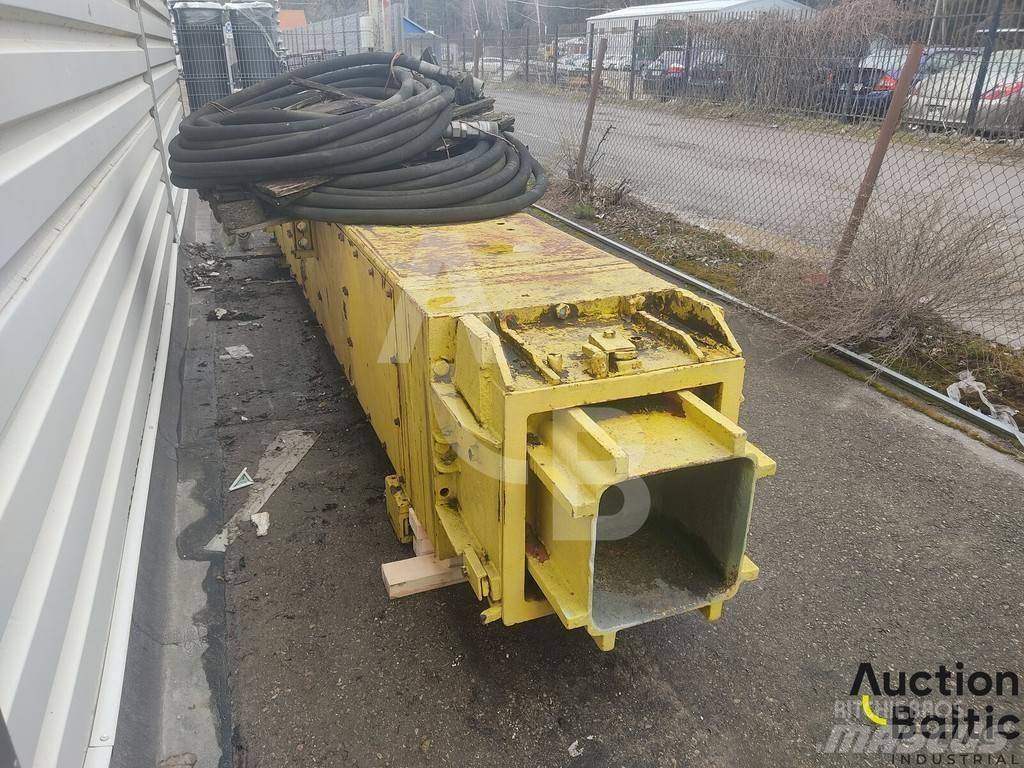Delmag HB 30 Pipelayer dozers