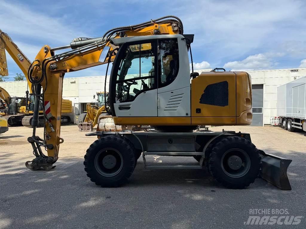 Liebherr A918 Wheeled excavators