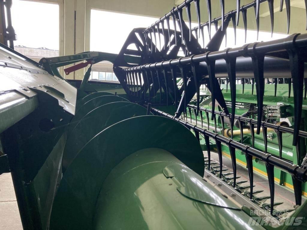 John Deere 722X Harvester heads