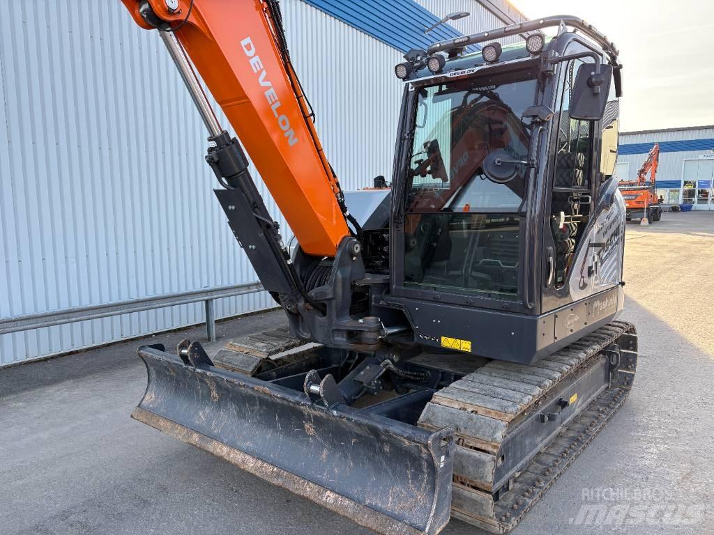 Develon DX 85 R-7 Midi excavators  7t - 12t
