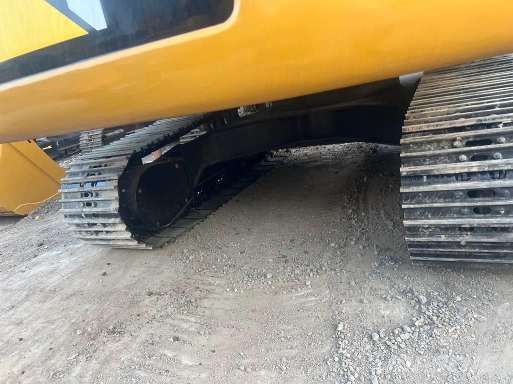 CAT 324 D2L Crawler excavators