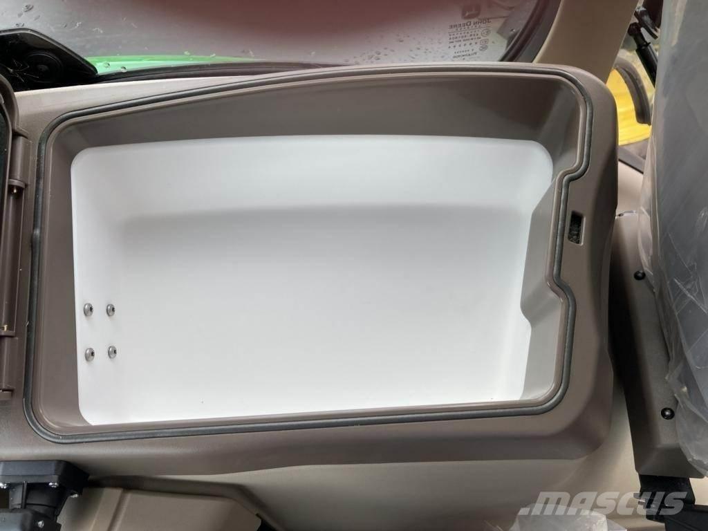 John Deere 6R250 Tractors