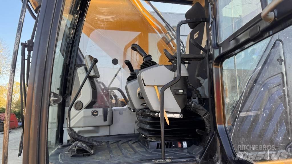 CAT 352 F Crawler excavators