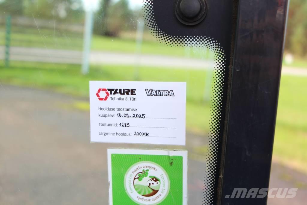 Valtra T 131 Tractors