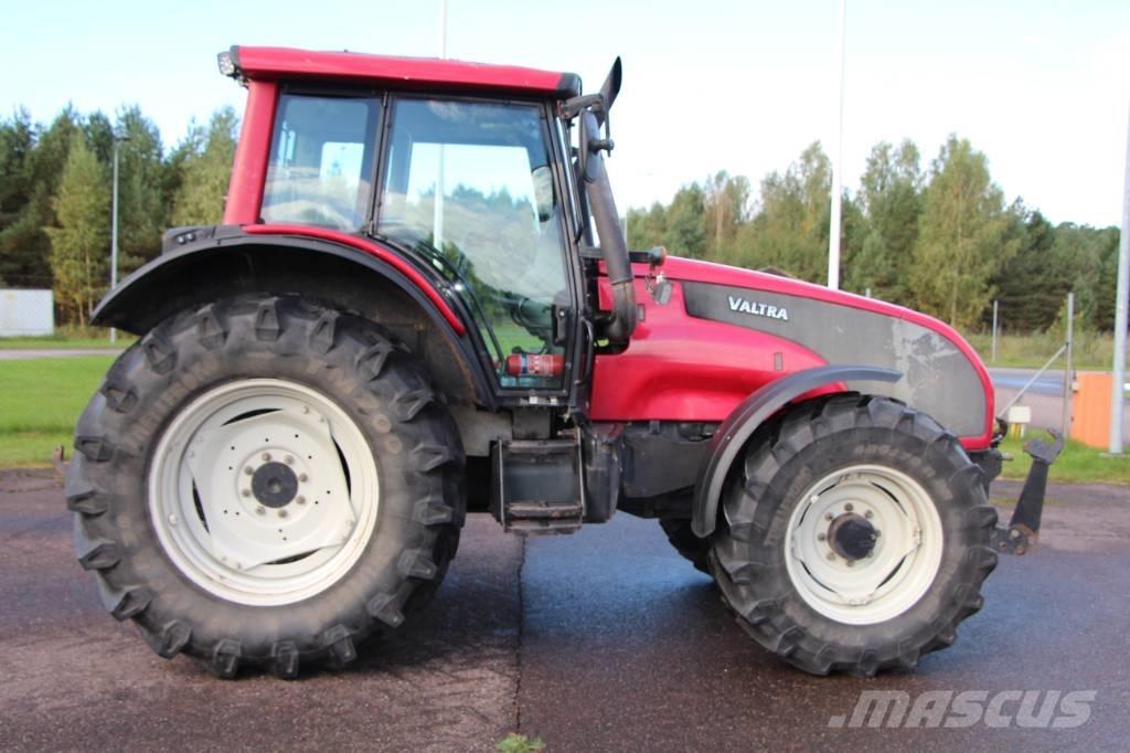 Valtra T 131 Tractors