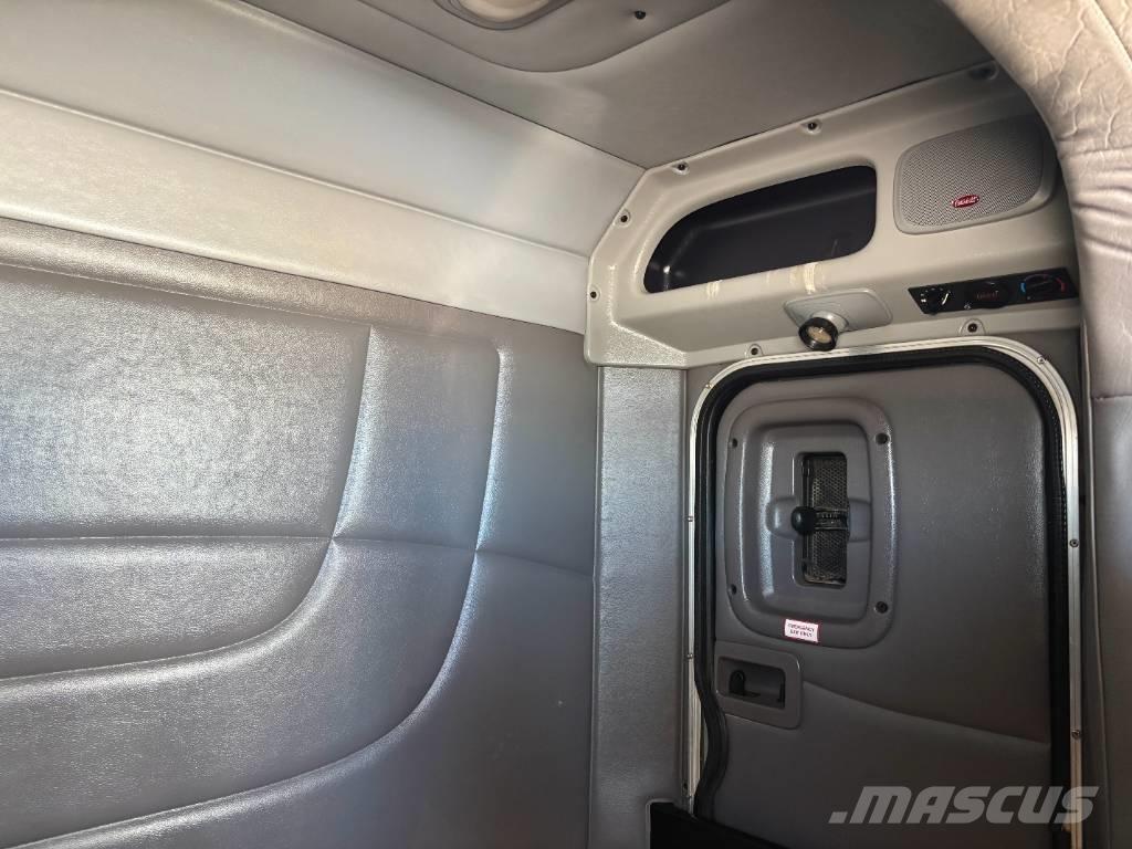 Peterbilt 389 Tractor Units