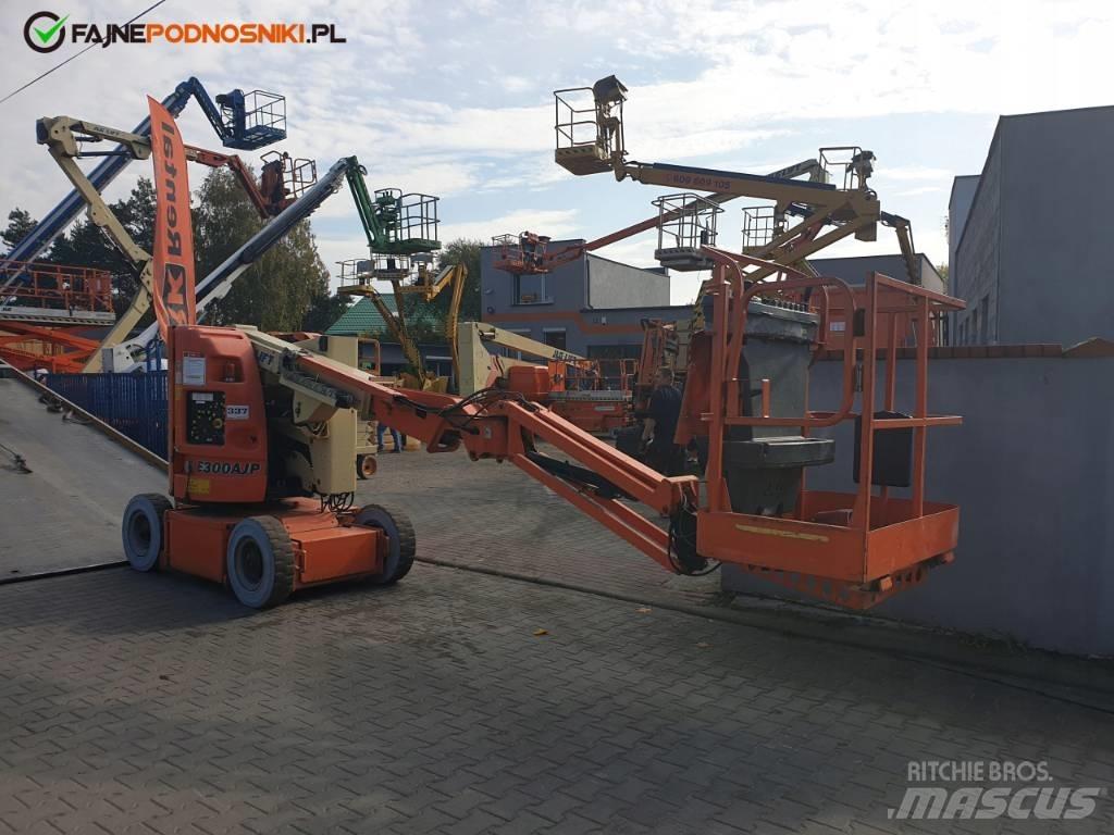 JLG E 300 AJP Articulated boom lifts