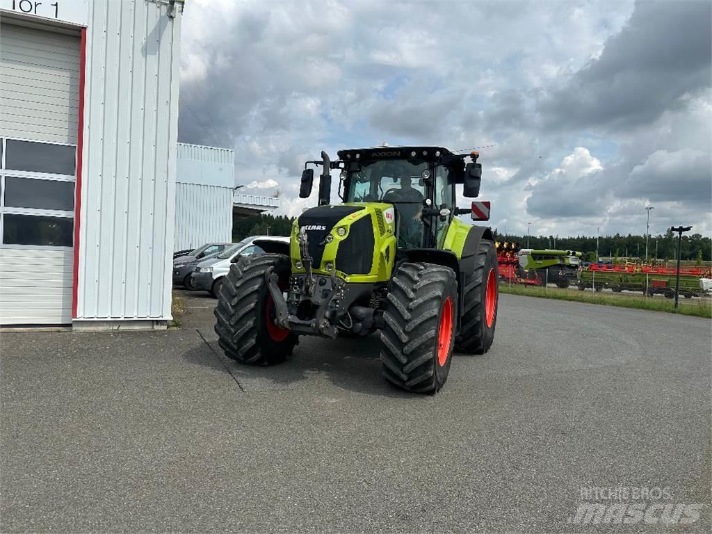CLAAS Axion 870 Tractors